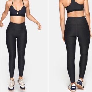 Outdoor Voices 3/4 Warmup Legging in Charcoal size S